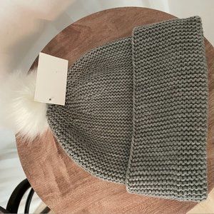 Pom Beanie NWT